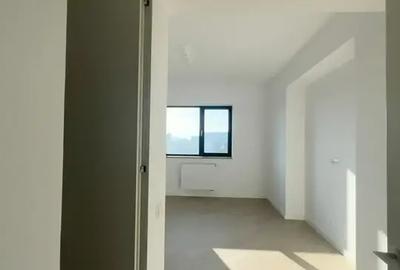 Apartament cu 3 camere semidecomandat în Nord