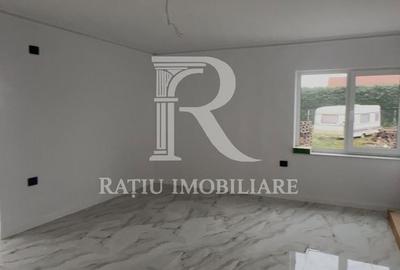 Casă cu 4 camere cu Teren 928 Mp în Sânmartin - 15