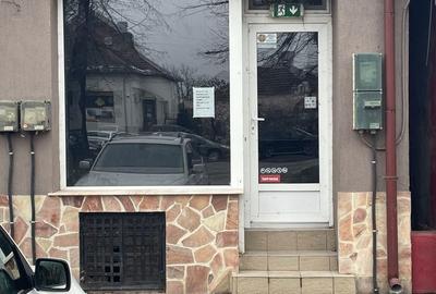 Spațiu comercial, de 50 mp, în Central - 6