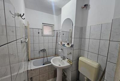 Apartament cu 2 camere semidecomandat în Micro II - 18