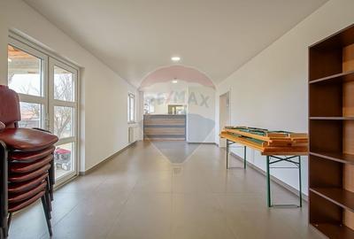 Casă cu 7 camere cu Teren 1400 Mp în Stupini - 30