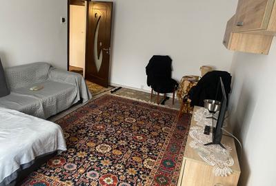 Apartament cu 2 camere decomandat în CET - 2