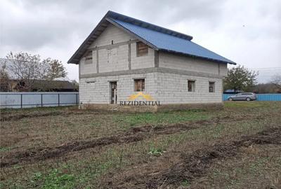 Casă cu 6 camere cu Teren 2402 Mp în Podriga - 2