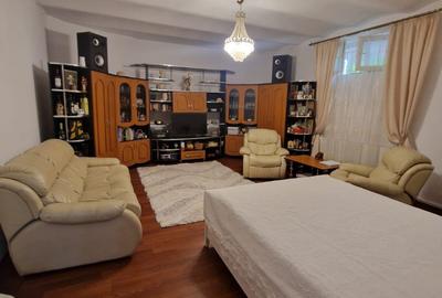 Apartament cu 4 camere - in vila -  decomandat -  Calea Călărașilor - Pta Stefan - 2