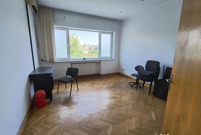 Apartament cu 4 camere semidecomandat în P-ța Romană - 13