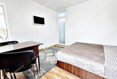 Garsonieră decomandată în Central