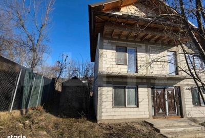 Casă cu 9 camere cu Teren 500 Mp în Tineretului