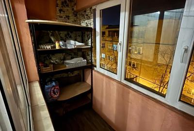 Apartament cu 2 camere decomandat în Cet - 2