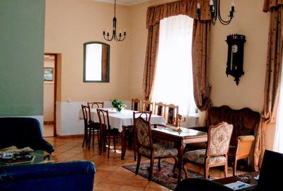 Casă cu 7 camere cu Teren 3000 Mp în Zam - 2