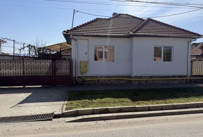 Casă cu 4 camere în Central - 2