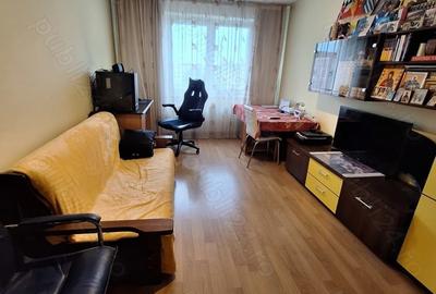 Apartament cu 3 camere decomandat în Berceni - 6