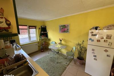 Casă cu 4 camere în Central - 2