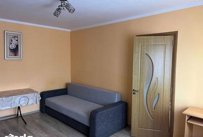 Apartament cu 2 camere semidecomandat în Progresul - 7