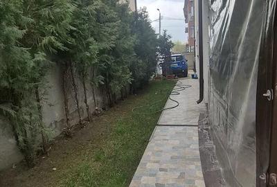 Casă cu 7 camere cu Teren 250 Mp în Central