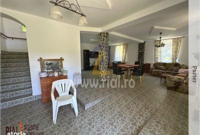 Casă cu 4 camere cu Teren 1110 Mp în Central - 2