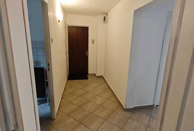 Apartament cu 3 camere decomandat în Roșu - 3
