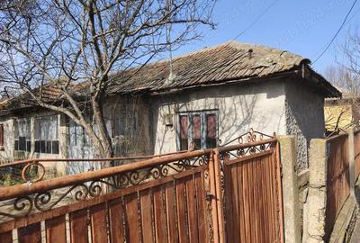 Casă cu 3 camere cu Teren 309 Mp în Central - 1