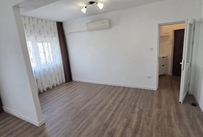 Apartament cu 3 camere semidecomandat, mobilat în Cișmigiu