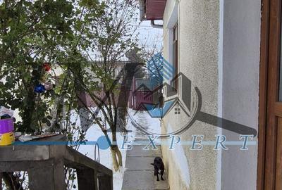 Casă cu 3 camere cu Teren 2704 Mp în Central - 9