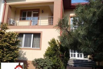 Casă individuală cu 6 camere cu Canalizare în Bucureștii Noi - 1