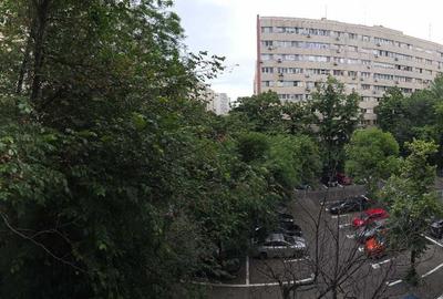 Apartament cu 3 camere decomandat în Baba Novac - 2