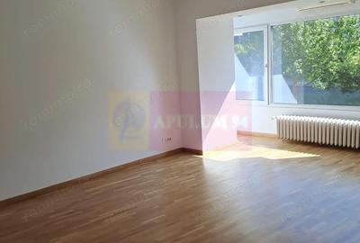 Apartament cu 4 camere semidecomandat în Splaiul Unirii - 1