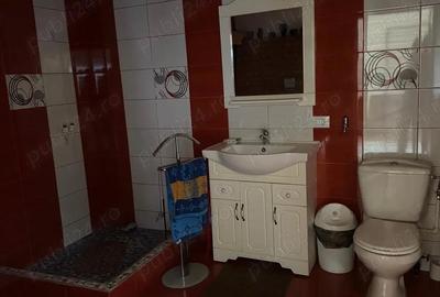 Casă cu 4 camere în Central - 2