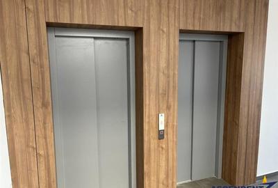 Apartament cu 3 camere decomandat în Tractorul - 17