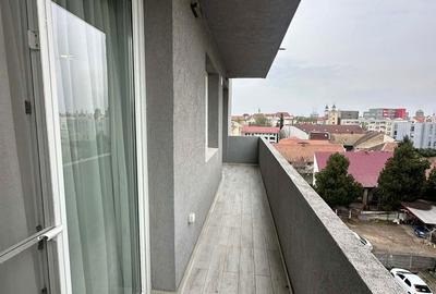Apartament cu 3 camere semidecomandat în Central - 2