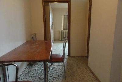 Garsonieră decomandată în Confecții - 2