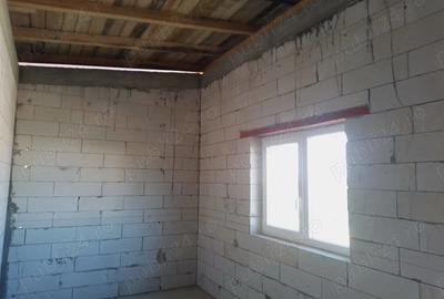 Casă cu 3 camere cu Teren 450 Mp în Central - 2