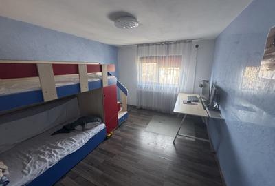 Casă cu 5 camere cu Teren 1192 Mp în Giulești - 2