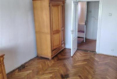 Garsonieră decomandată în Valenta - 6