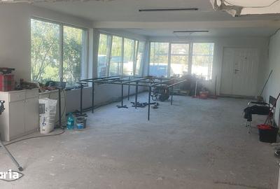 Casă cu 9 camere cu Teren 500 Mp în Central