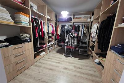 Vila cu 4 .camere 3. bai --249 mp utili - teren 881mp - 24