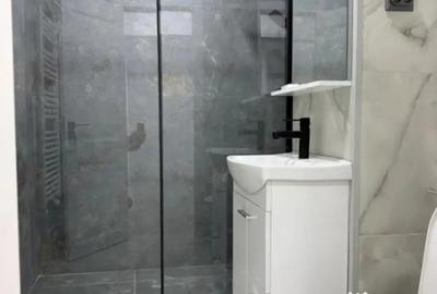 Garsonieră decomandată în Central