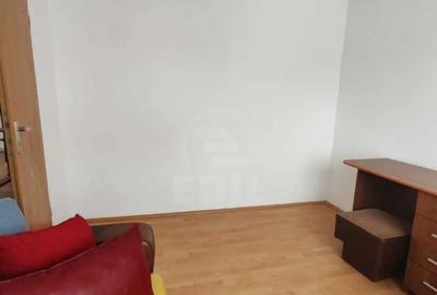 Casă cu 4 camere cu Teren 100 Mp în Florești