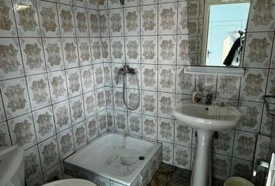 Casă cu 5 camere cu Teren 839 Mp în Central - 3