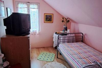 Casă cu 4 camere cu Teren 606 Mp în Bradu - 2