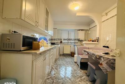 Apartament cu 3 camere decomandat în 1 Mai - 2