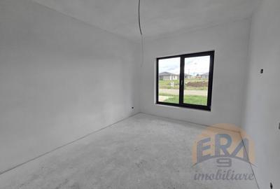Casă individuală cu 4 camere cu Canalizare în Calea Aradului - 10