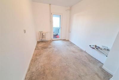 Apartament cu 3 camere decomandat în Narcisa - 2