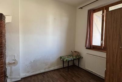 Casă cu 3 camere cu Teren 317 Mp în Central - 1