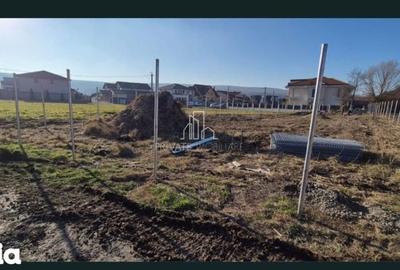 Teren de 812 mp, în Central