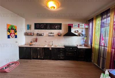 Vila individuala cuplata 6 camere P+E+M, cu incalzire pe centrala si semineu, to - 20