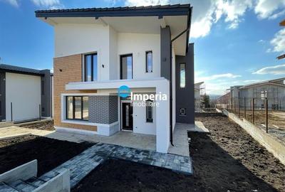 Vila premium P+E 4 cam, asfalt, canalizare,Notariat Miroslava