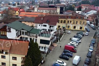 Spațiu comercial, de 120 mp, în Central - 3
