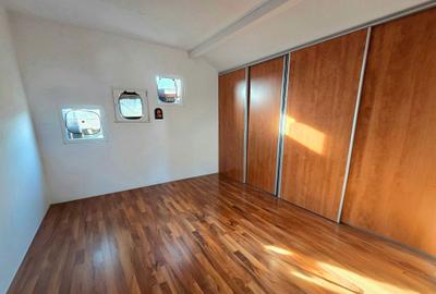 Casă cu 4 camere în Central - 1