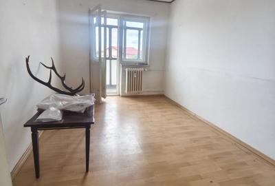 Apartament 3 camere+boxa, 60mp, zona Hurmuzachi, Radauti
