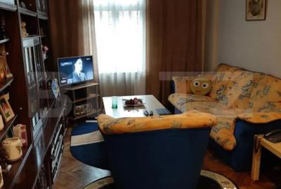 Casă cu 10 camere cu Teren 355 Mp în Democrației - 12